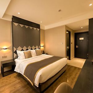Standard Zimmer mit Kingsize-Bett
